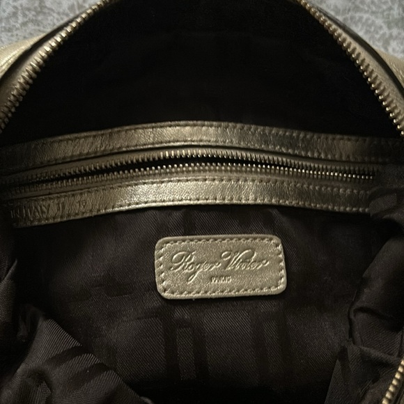 ROGER VIVIER GOLD LEATHER BAG - Picture 6 of 16